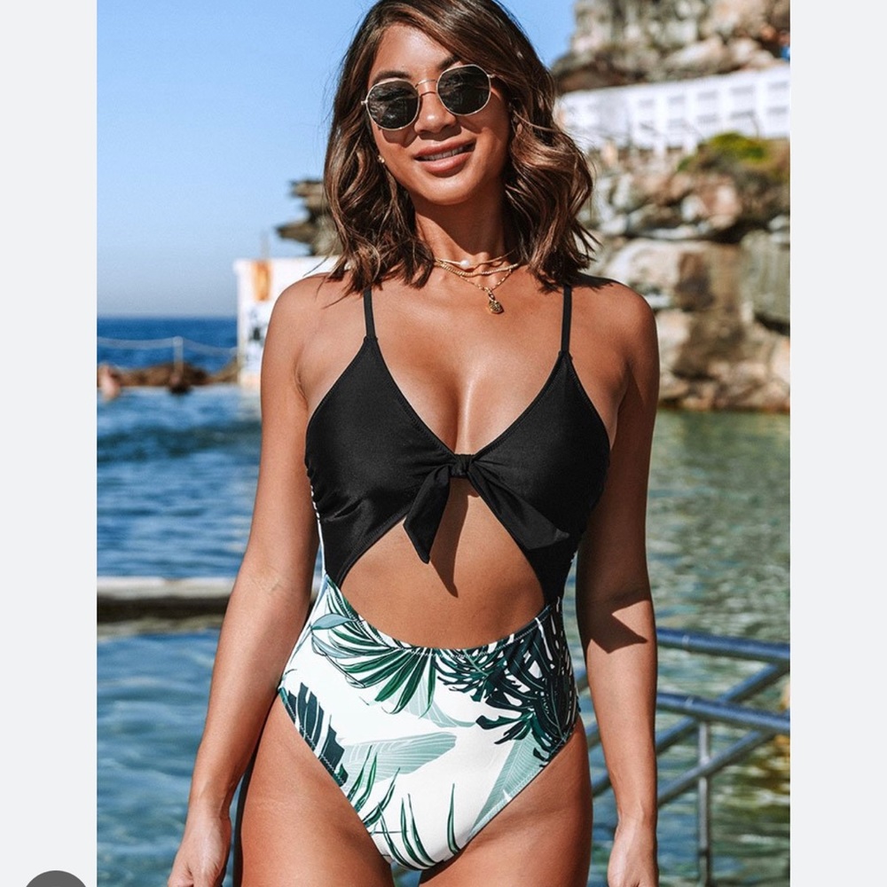 Cupshe Black and Green Leaf Tie-Front One-Piece Swimsuit